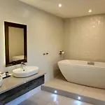 米尔公园酒店 4*