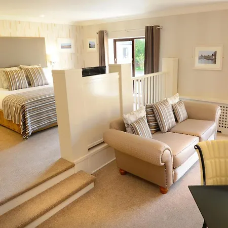 Mill Park 4*