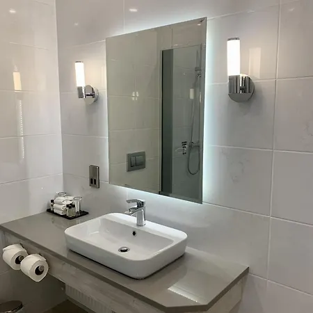 Mill Park Отель 4*