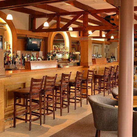 Mill Park فندق 4*