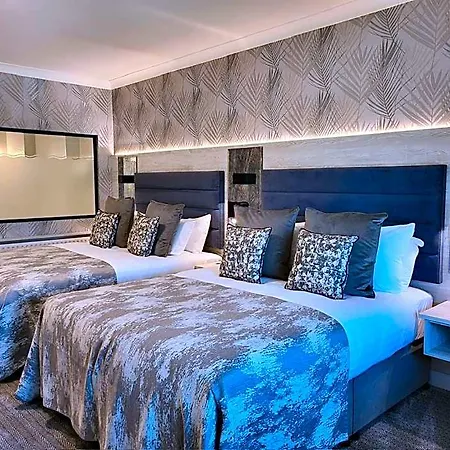 Mill Park فندق 4*